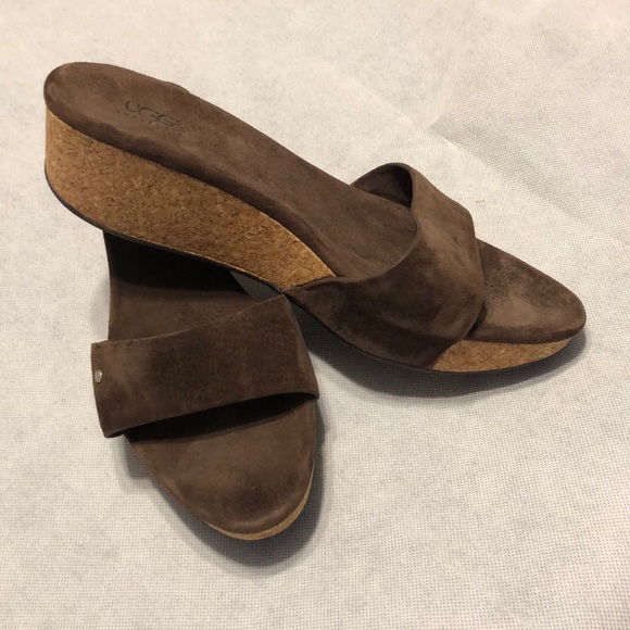 UGG Shoes - UGG Basil Cork Dark Bruin Slide On Sandals